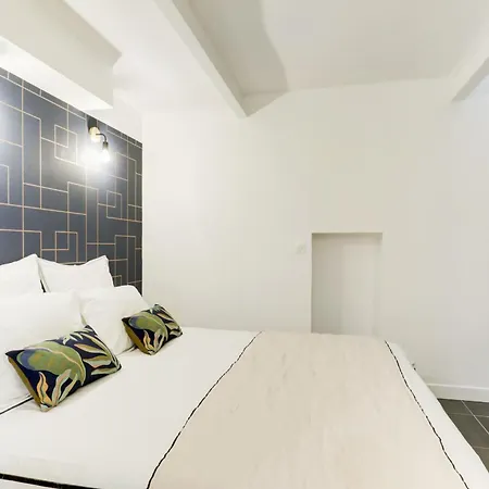 Renovated And Bright Street Side Appartamento Parigi