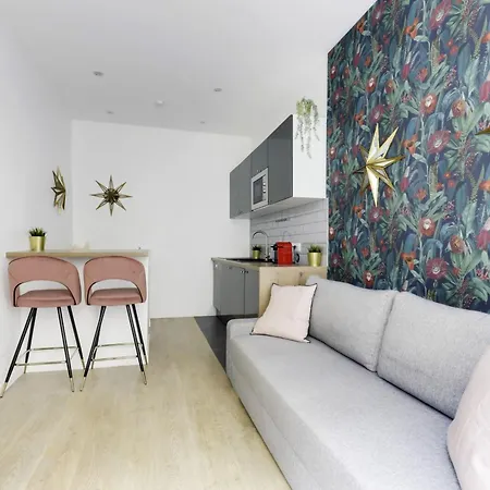 Renovated And Bright Street Side Appartamento Parigi