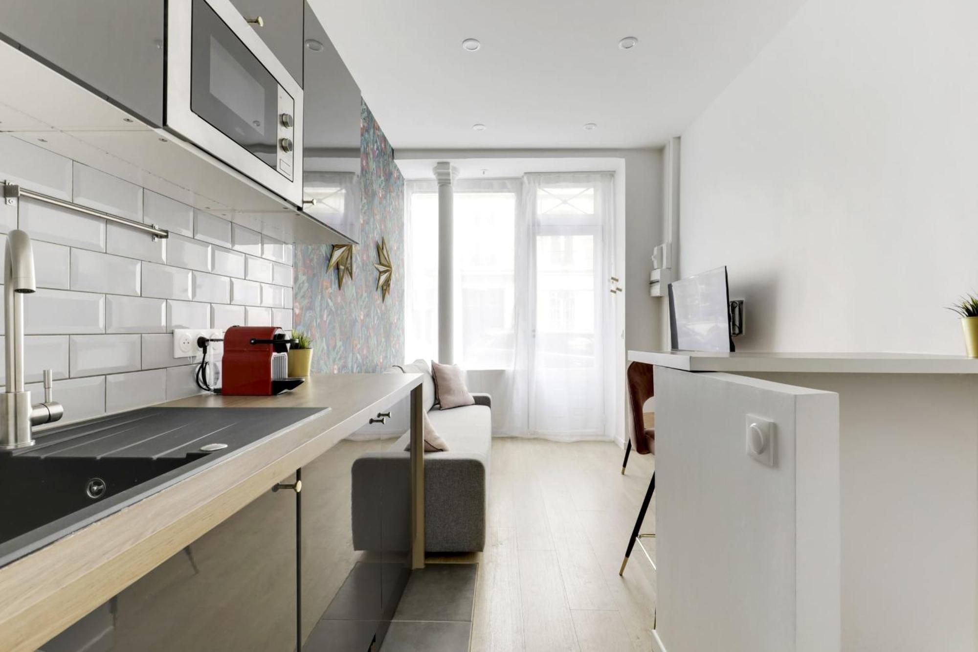 Renovated And Bright Street Side * Parigi