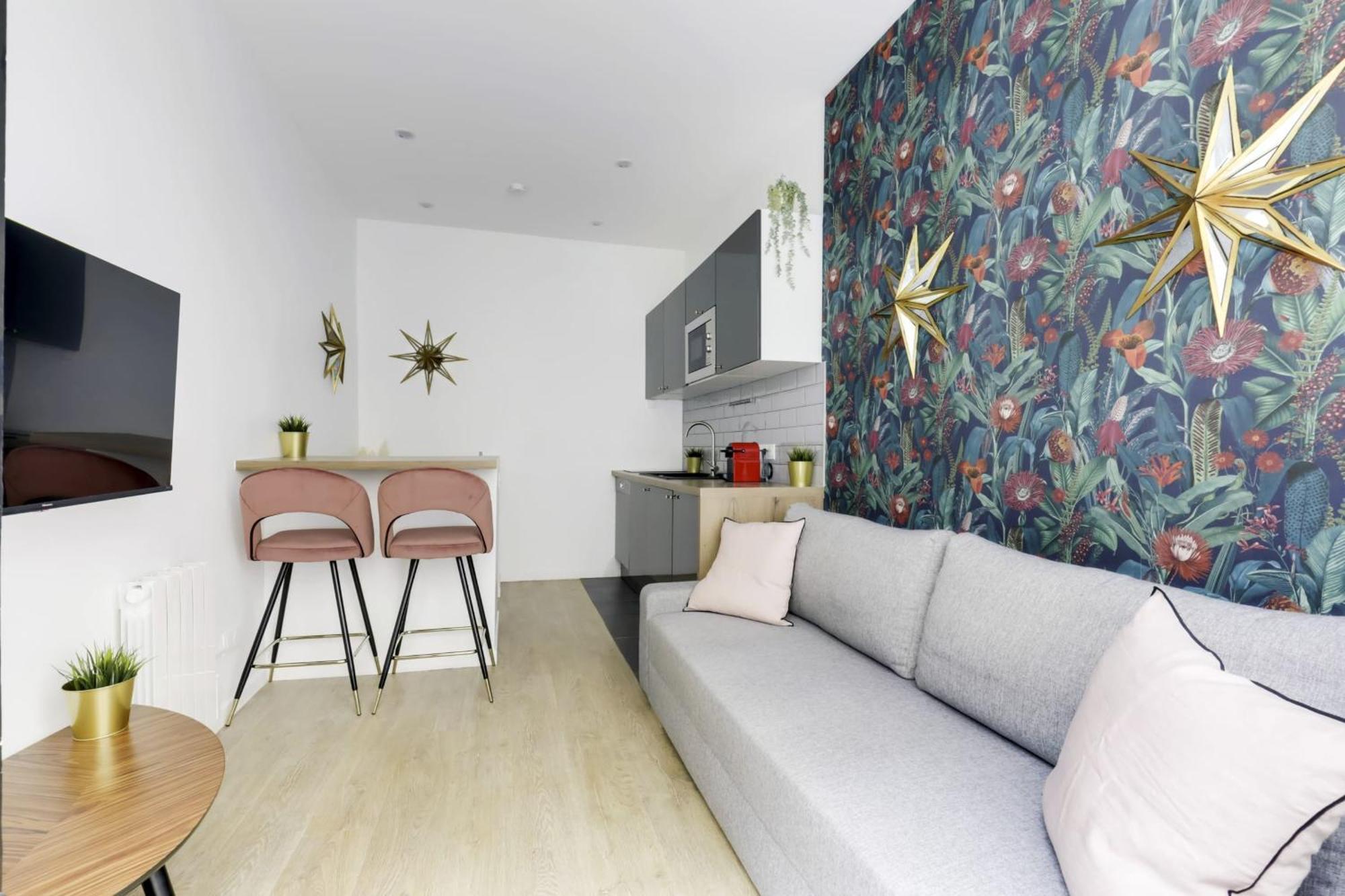 Renovated And Bright Street Side Appartamento Parigi